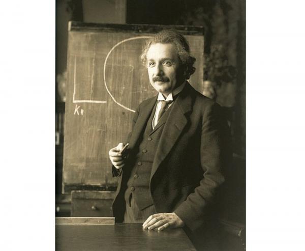 آیا واقعا آلبرت انیشتین وقتی کودک بود، در یک امتحان ریاضی مردود شد؟
