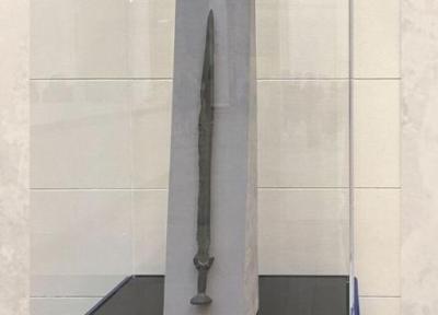 یک کشف جالب چند هزار ساله ، این شمشیر تقلبی، اصل از آب عایدی!